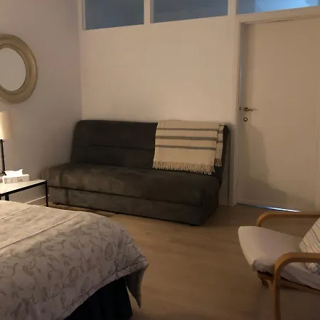 Cozy Guesthouse شقة